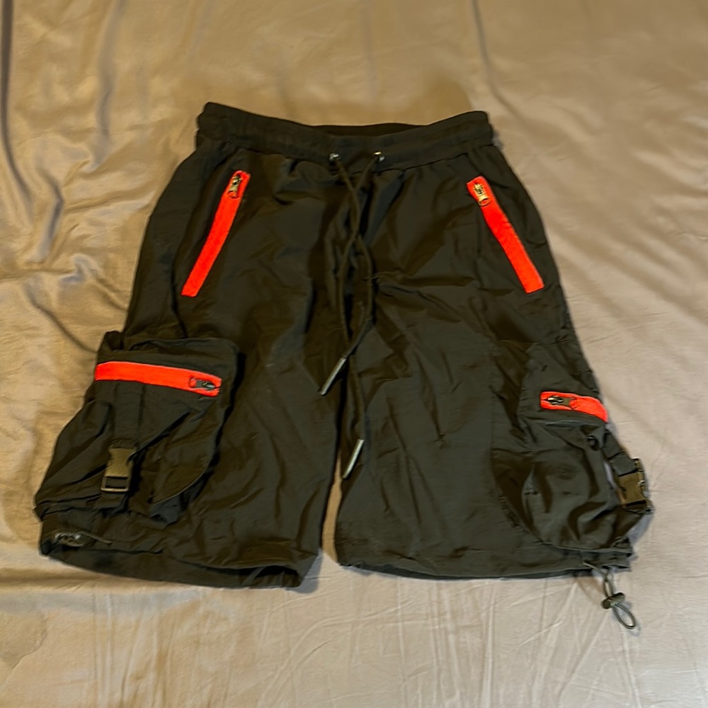 Red/Black Cargo Shorts (M)